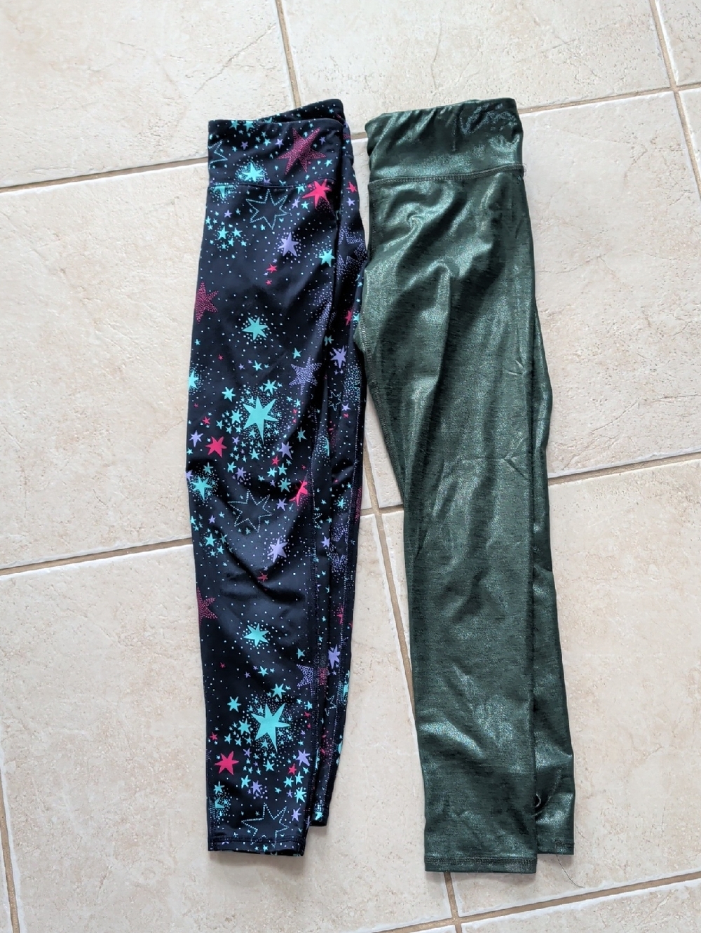 Kids Star-Print  Gap Size 10 and Shimmery Green Leggings Old Navy - 2 Pack